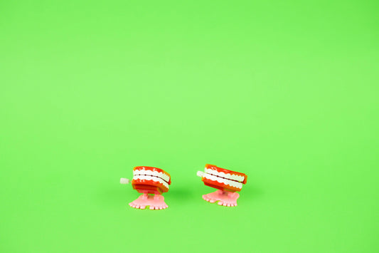 Wind-Up Chattering Teeth Toy with Feet